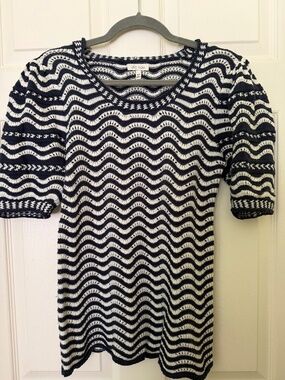 Like new Ella Moss short-sleeved knit top.